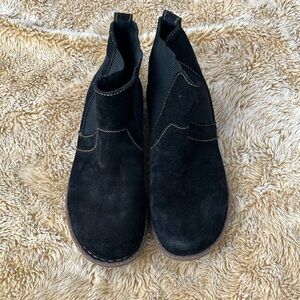 Black Born boots. Size 8 1/2.